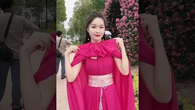This girl makes beautiful dresses! #shortvideo This girl makes beautiful dresses! #shortvideo