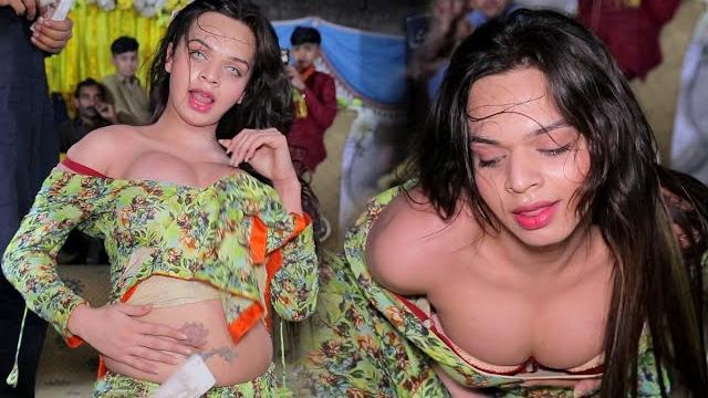 Akh billi te rang mushki mere ang ang de vich viski | titlee jaan | hotpunjabimujra | classicstudio Akh billi te rang mushki mere ang ang de vich viski | titlee jaan | hotpunjabimujra | classicstudio