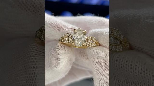 Unusual oval solitaire engagement ring in yellow gold | tacori bespoke #diamondring #engagementring Unusual oval solitaire engagement ring in yellow gold | tacori bespoke #diamondring #engagementring