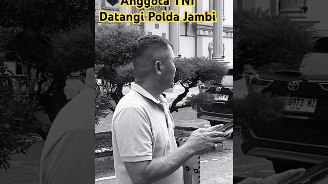 Tni datangi kantor polisi Tni datangi kantor polisi