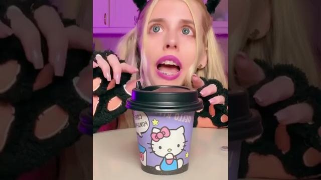 Я стала котиком, у меня лапки и хвостик Я стала котиком, у меня лапки и хвостик
