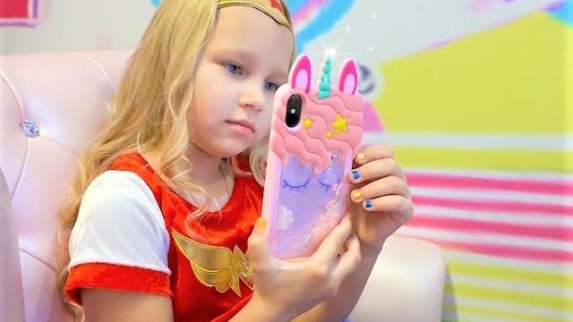 Алиса в единорог кафе для детей ! радужная еда !! Алиса в единорог кафе для детей ! радужная еда !!