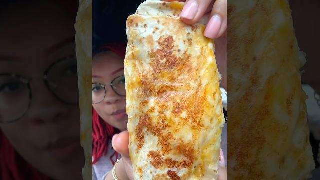 Taco bell grilled cheese burrito #mukbang Taco bell grilled cheese burrito #mukbang