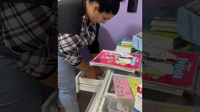 Faxina no quarto da minha filha + arrumando as gavetas #faxina #faxinacompleta #organização Faxina no quarto da minha filha + arrumando as gavetas #faxina #faxinacompleta #organização