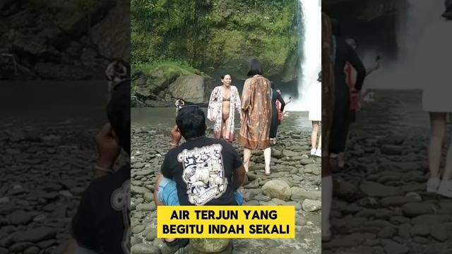 Momen lucu ketika teman ku melihat pemandangan indah di air terjun ‼️ #lucu #ngakak #kocak #teman Momen lucu ketika teman ku melihat pemandangan indah di air terjun ‼️ #lucu #ngakak #kocak #teman