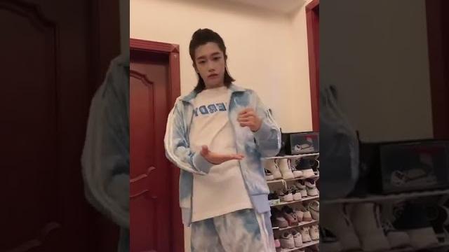 【抖音】【孙滢皓】#黑马计划 #捣蒜舞 文艺复兴一下吧️ 【抖音】【孙滢皓】#黑马计划 #捣蒜舞 文艺复兴一下吧️
