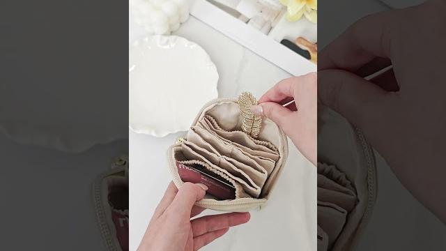 What's in my actually organized mini bag? #miniorganization #minipouch #travelessentials What's in my actually organized mini bag? #miniorganization #minipouch #travelessentials