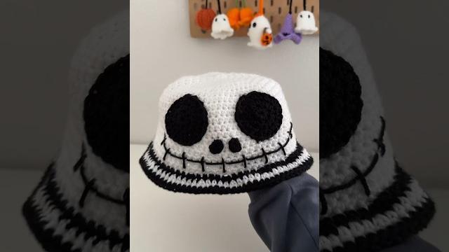 Crochet jack skellington hat nightmare before christmas inspo #halloween #crochethalloween Crochet jack skellington hat nightmare before christmas inspo #halloween #crochethalloween