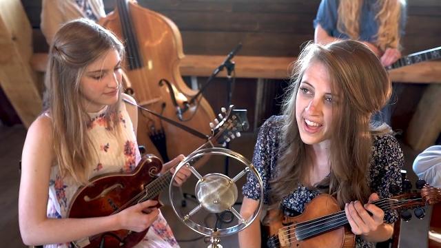 Take me home, country roads - the petersens (live) Take me home, country roads - the petersens (live)