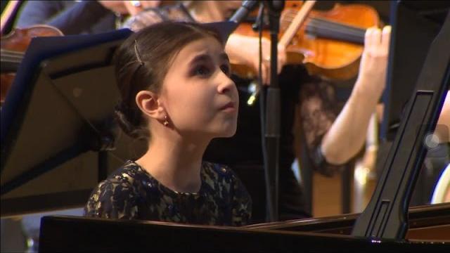 Alexandra dovgan, (9 y.o.) ii-nd vladimir krainev moscow international piano competition final Alexandra dovgan, (9 y.o.) ii-nd vladimir krainev moscow international piano competition final