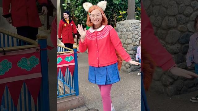 Meet meilin and ming lee from turning red - disney california adventure #turningred #meilin #meimei Meet meilin and ming lee from turning red - disney california adventure #turningred #meilin #meimei