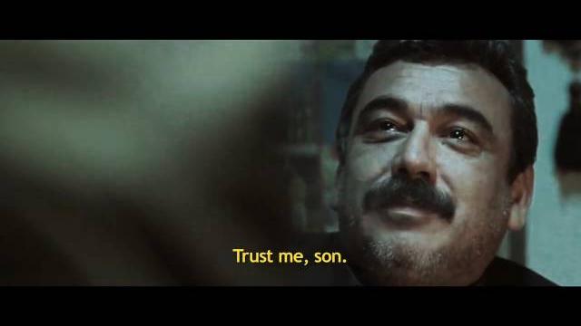 Deniz çakır kırk 40 filmi öpüşme sahnesi Deniz çakır kırk 40 filmi öpüşme sahnesi
