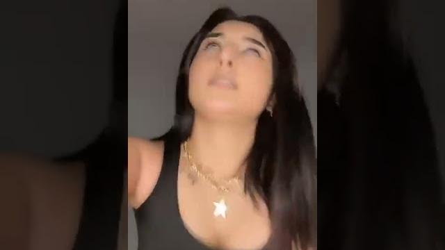Sarem uysal en yeni tiktok videoları #shorts Sarem uysal en yeni tiktok videoları #shorts