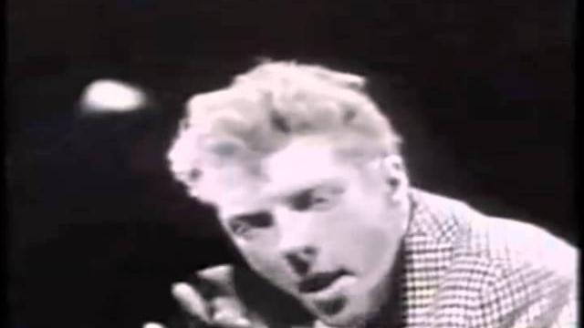 The trashmen - surfin bird - bird is the word 1963 (alt end with andre van duin) (unofficial video) The trashmen - surfin bird - bird is the word 1963 (alt end with andre van duin) (unofficial video)