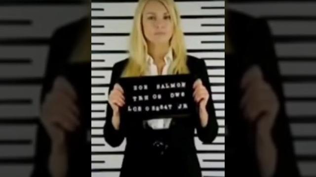Blonde woman mugshot Blonde woman mugshot