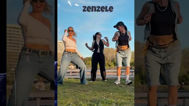 Uyazenzela zenzele ayiii siya zenzela #amapiano #hinade #mzansitiktok #unclewaffles #scottmaphuma Uyazenzela zenzele ayiii siya zenzela #amapiano #hinade #mzansitiktok #unclewaffles #scottmaphuma