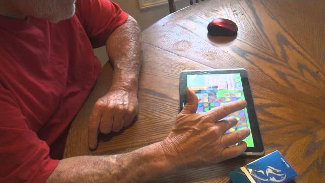 Angry grandpa's addicted to candy crush saga! Angry grandpa's addicted to candy crush saga!