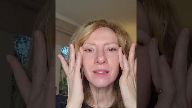 Quick face yoga puffy eyes sagging eyelids lymphatic drainage massage #shorts #faceyoga #facemassage Quick face yoga puffy eyes sagging eyelids lymphatic drainage massage #shorts #faceyoga #facemassage