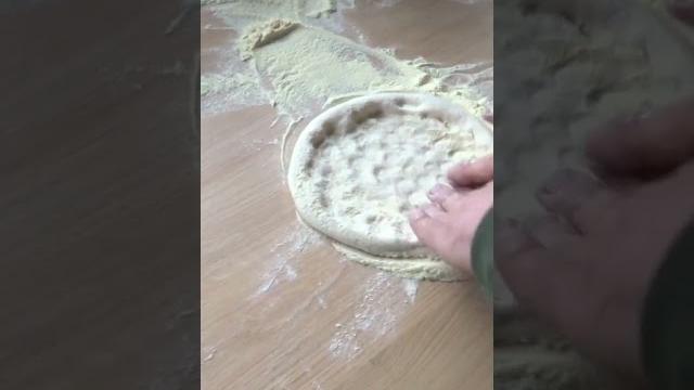 The easy way to stretching a pizza The easy way to stretching a pizza