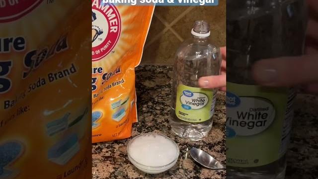 The truth about baking soda and vinegar #procleaningtip #shorts The truth about baking soda and vinegar #procleaningtip #shorts