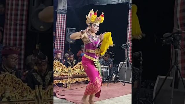 Pembukaan tari joged bumbung Pembukaan tari joged bumbung