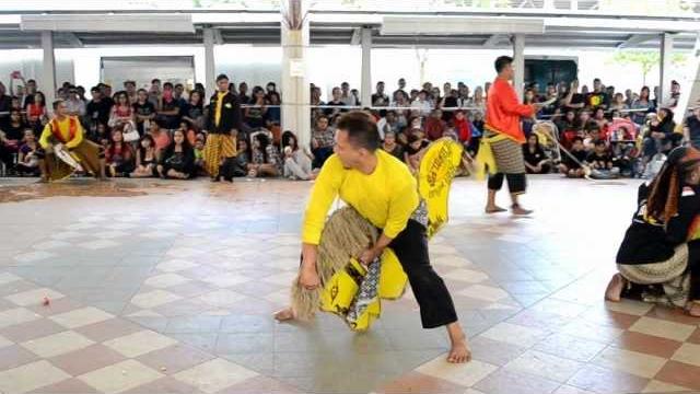 Siji loro indah sari feat sri ulan (1) Siji loro indah sari feat sri ulan (1)