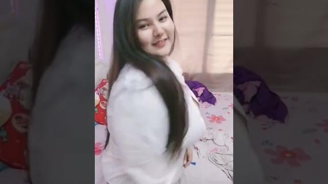 Aku tak semontok/mantan mu/ Aku tak semontok/mantan mu/