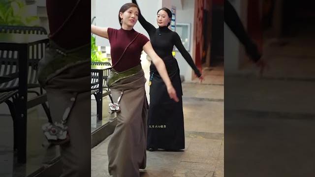 Beautiful tibetan sisters, which one do you like? Beautiful tibetan sisters, which one do you like?