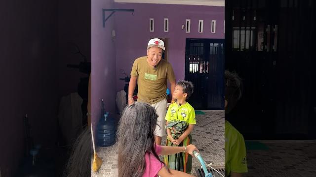 Masih baru siap sunat mau naik sepeda #keripikkentangmasboy #shorts #comedy #trending #fyp Masih baru siap sunat mau naik sepeda #keripikkentangmasboy #shorts #comedy #trending #fyp