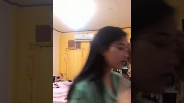 Puting nya kelihatan Puting nya kelihatan