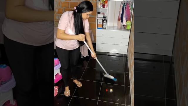 Faxina no quarto da minha filha (vídeo completo na rede vizinha)#faxina #faxinanoquarto Faxina no quarto da minha filha (vídeo completo na rede vizinha)#faxina #faxinanoquarto