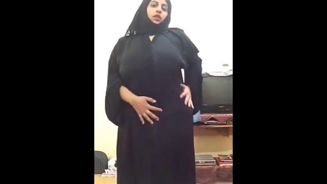 Hot arab girl dance | muslim hot dance new viral Hot arab girl dance | muslim hot dance new viral