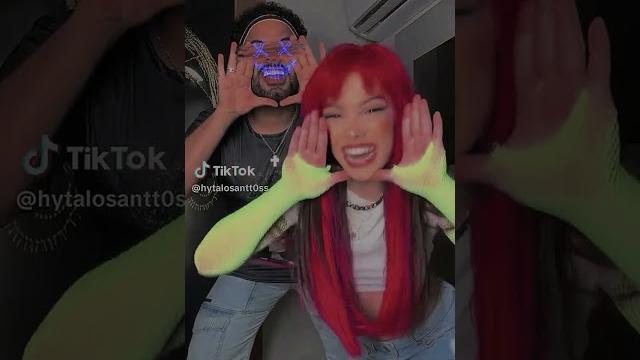 Gente esse foi o único video que eu encontrei da kamilinha dançando com o cabelo rosa #dance Gente esse foi o único video que eu encontrei da kamilinha dançando com o cabelo rosa #dance