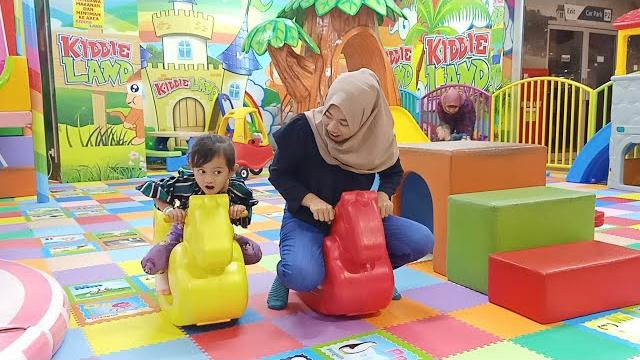 Taman bermain anak perosotan, trampolin, ayunan candy | salsakids Taman bermain anak perosotan, trampolin, ayunan candy | salsakids