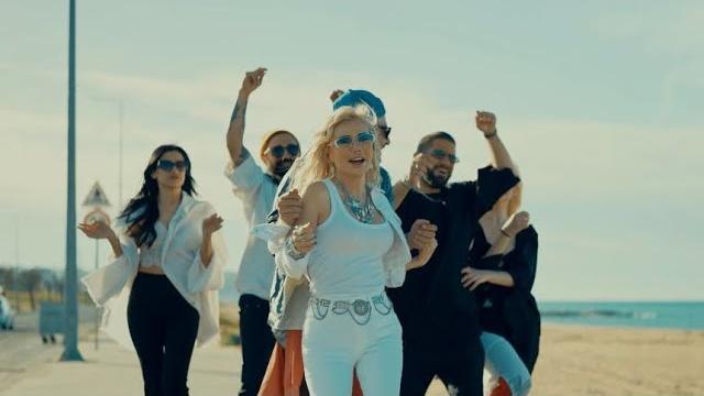 Ceylan - i̇çime atıyorum aşk (official video) Ceylan - i̇çime atıyorum aşk (official video)