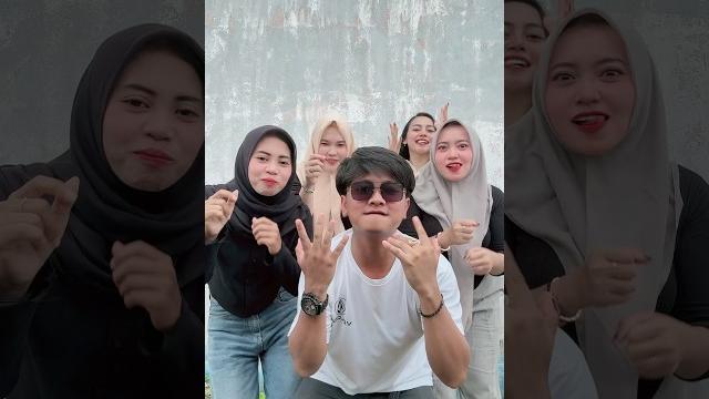Ubur ubur ikan lele, ayok joget lee #shortvideo #trending Ubur ubur ikan lele, ayok joget lee #shortvideo #trending