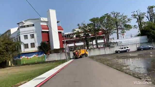 垃圾車等等我⋯ 垃圾車等等我⋯