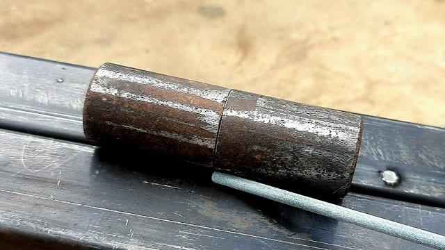 The secret of welding hinges on thin metal that few people know | stick welding techniques The secret of welding hinges on thin metal that few people know | stick welding techniques