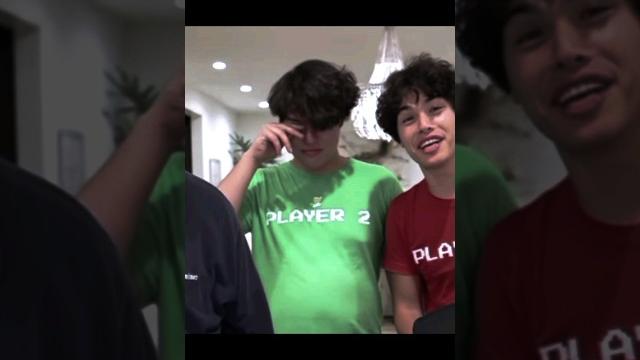 Alex stokes cries bcz of his dad Alex stokes cries bcz of his dad