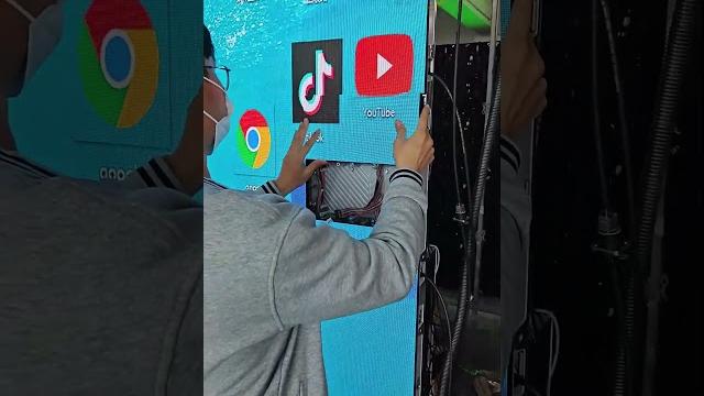 Sometimes you can install it with your bare hands.#ledscreen #leddisplay #ledwall #eagerled Sometimes you can install it with your bare hands.#ledscreen #leddisplay #ledwall #eagerled