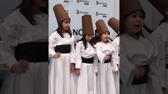 En büyük kim allah. minik koromuzla sahnemiz (abone olun) En büyük kim allah. minik koromuzla sahnemiz (abone olun)