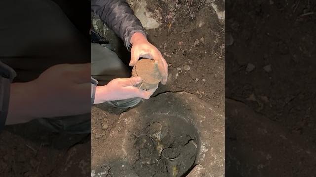 Невероятный случай в охоте за сокровищами #паранормальное #историяобнаружения #металлообнаружение Невероятный случай в охоте за сокровищами #паранормальное #историяобнаружения #металлообнаружение