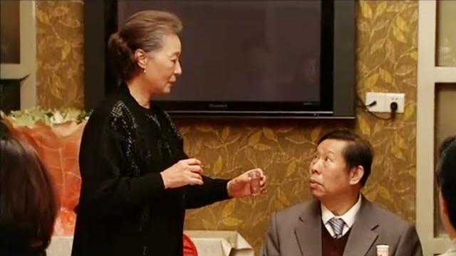 男人在宴會上羞辱妻子,下一秒她當場宣布離婚!【中國電視劇 chinese drama】 男人在宴會上羞辱妻子,下一秒她當場宣布離婚!【中國電視劇 chinese drama】