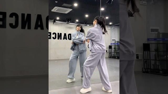 【小羊】真的很喜欢这支舞#dinosaur #美女 #跳舞 #dance #shorts 【小羊】真的很喜欢这支舞#dinosaur #美女 #跳舞 #dance #shorts