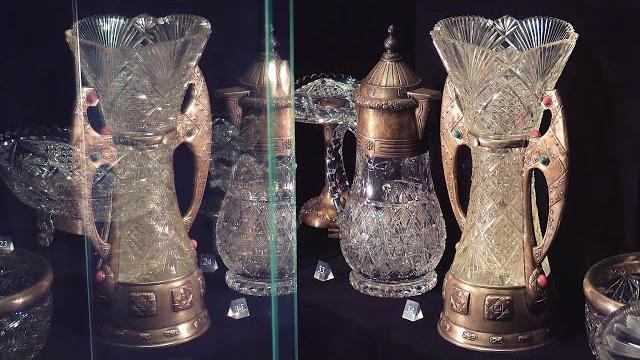 Видео-гид по залу художественного хрусталя. the museum collection of art crystal and glass Видео-гид по залу художественного хрусталя. the museum collection of art crystal and glass