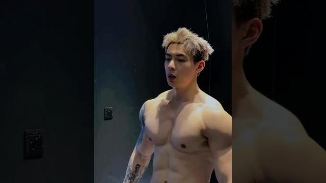Chinese hunk (@cch_kobe) Chinese hunk (@cch_kobe)