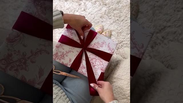 How to tie a beautiful bow #wrappingpresents #gift #giftwrapping How to tie a beautiful bow #wrappingpresents #gift #giftwrapping