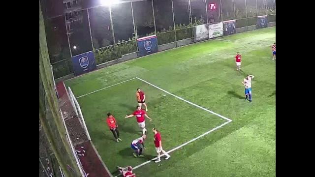 Aşiri sert kavgali halisaha maçi #kavga #futbol Aşiri sert kavgali halisaha maçi #kavga #futbol