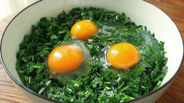 韭菜最好吃做法,磕3个鸡蛋,不炒不炸,88岁爷爷最爱的美味 韭菜最好吃做法,磕3个鸡蛋,不炒不炸,88岁爷爷最爱的美味