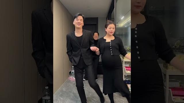 The 11-day countdown to the expected date of delivery invites pregnant women to dance a simple danc The 11-day countdown to the expected date of delivery invites pregnant women to dance a simple danc